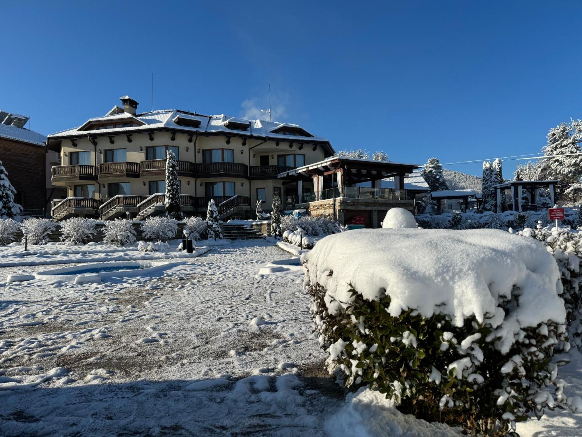 Family Hotel Eterno Tsigov Chark Extérieur photo