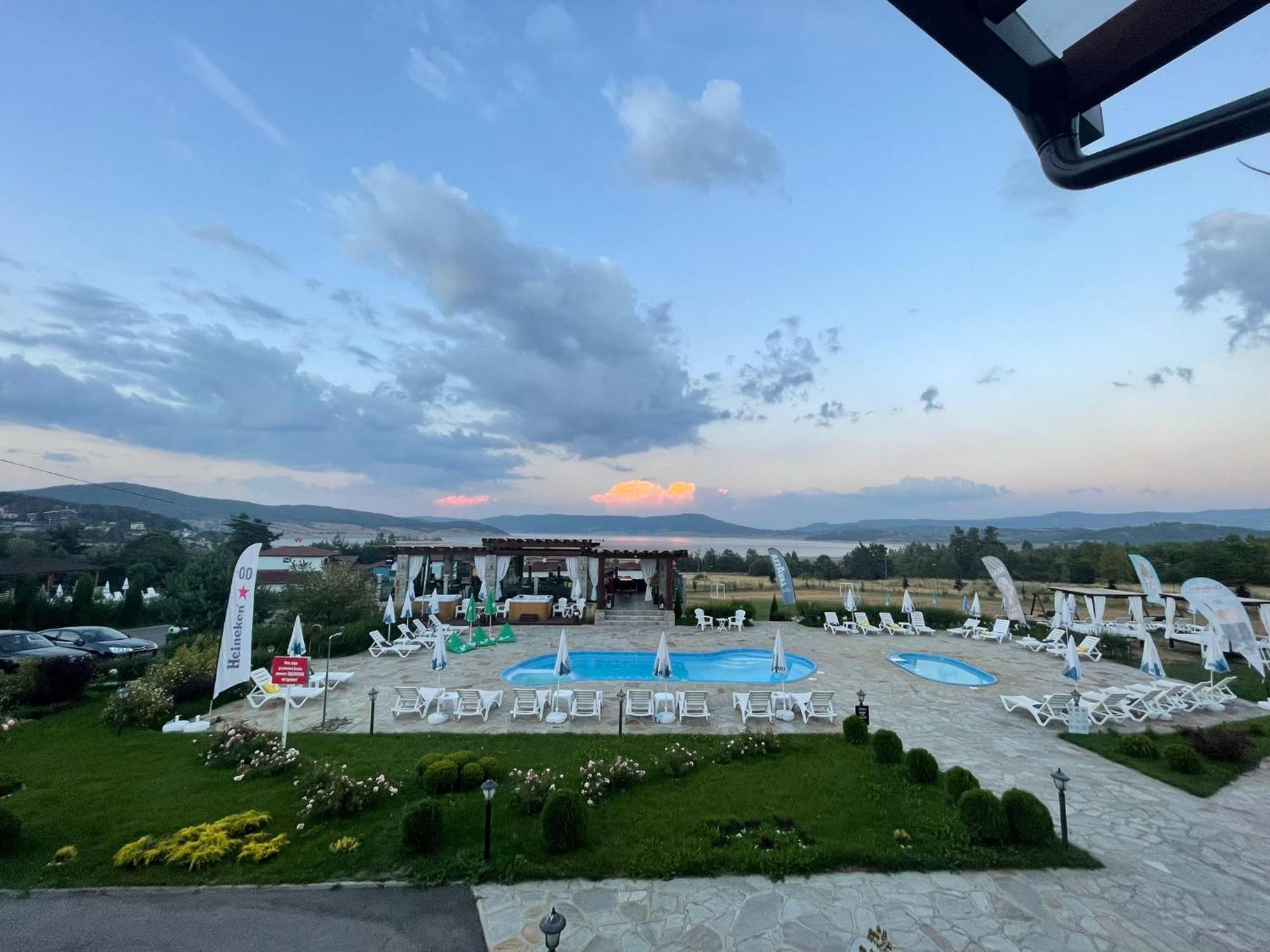 Family Hotel Eterno Tsigov Chark Extérieur photo
